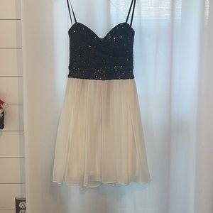 Short cocktail / party dress Size 5